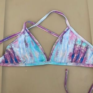 Jolyn tie dye triangle top!